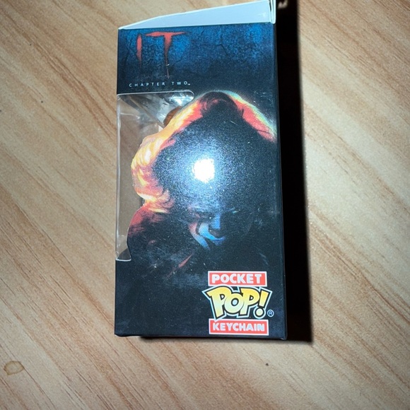Funko Pennywise Keychain - Picture 2 of 5